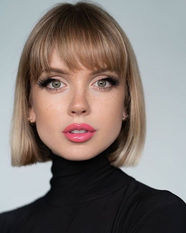 30 Best Short Bob Haircuts with Bangs (Trending for 2022)