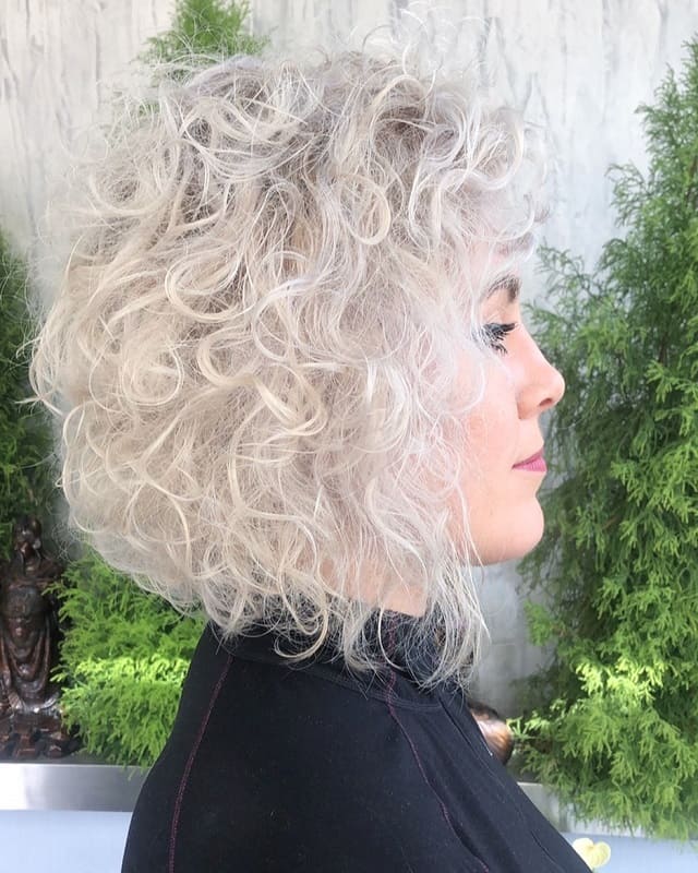 18 Best Short Blonde Hairstyles For Curly Hair Trending In 2020