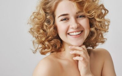 blonde curly hairstyle for women